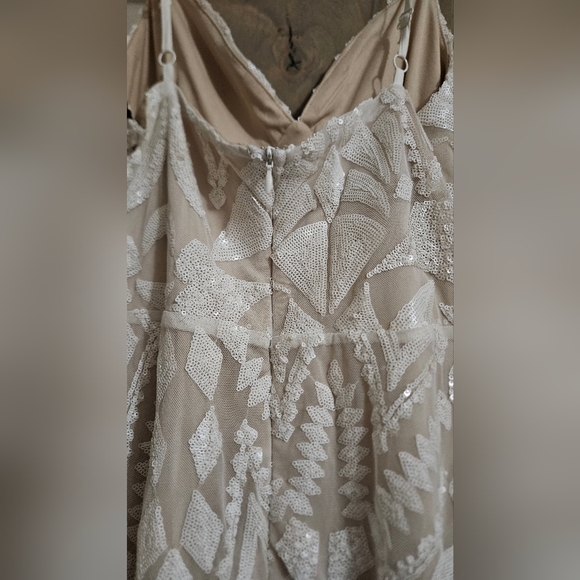 SUPERDOWN Tiff Sequin Mini Dress In White. Size Medium NWT - Picture 12 of 15